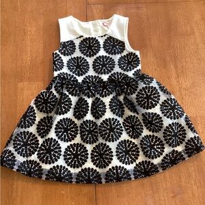 Ruby & Bloom Black and Cream Floral Circle Party Dress - Size 2